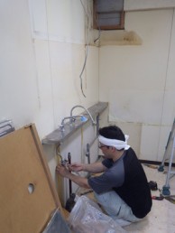 長年使っていたキッチンをピカピカに！クリナップ ラクエラにお取替え